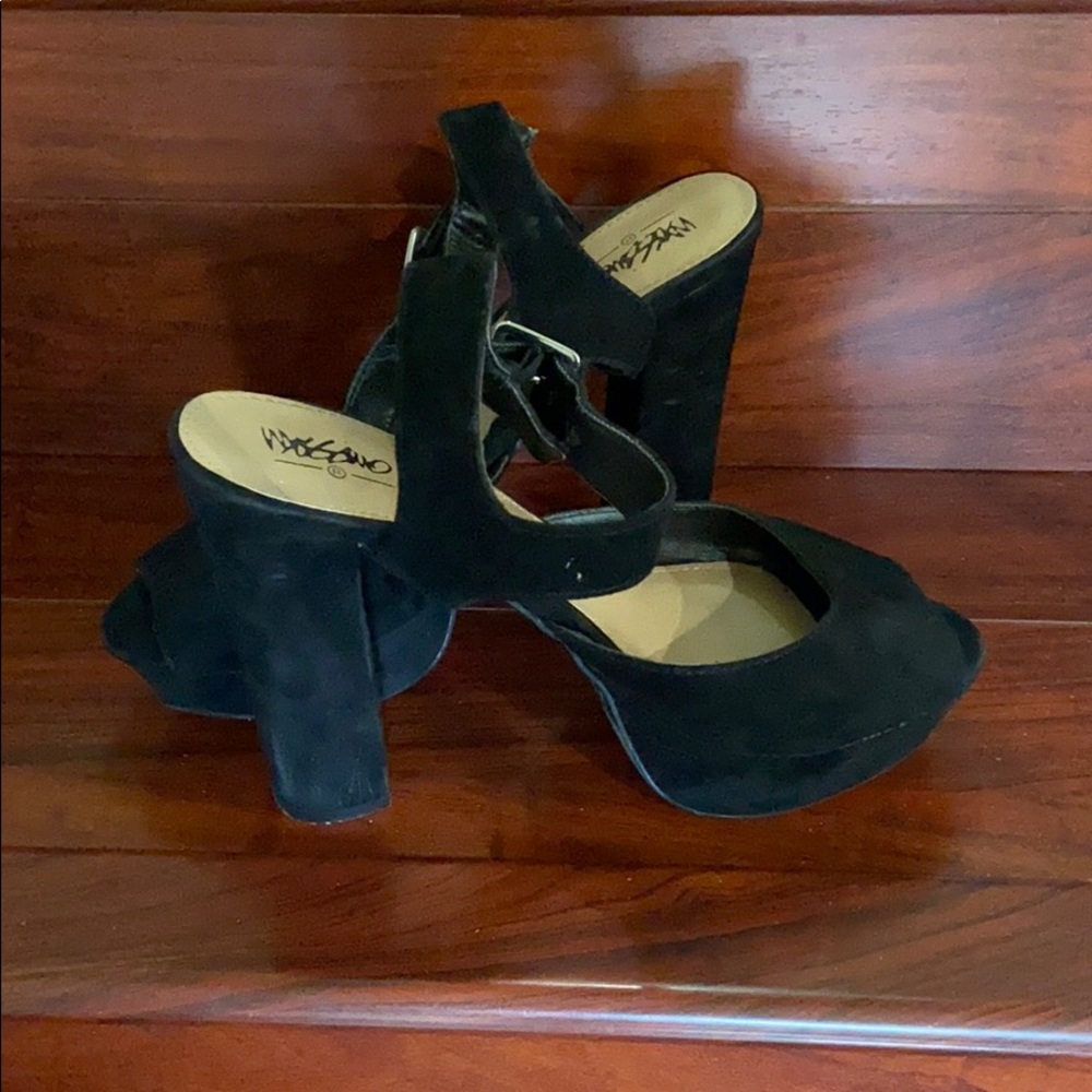 Mossimo healed sandals.